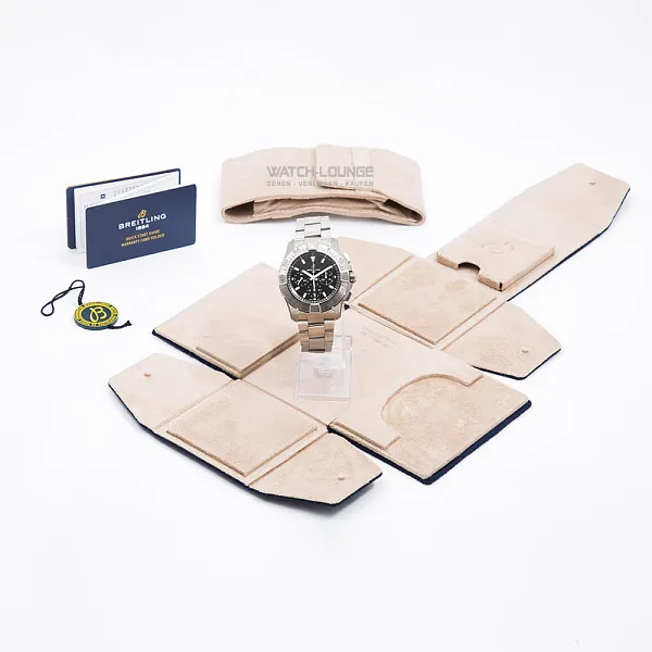 14395_watchlounge_lo.jpg