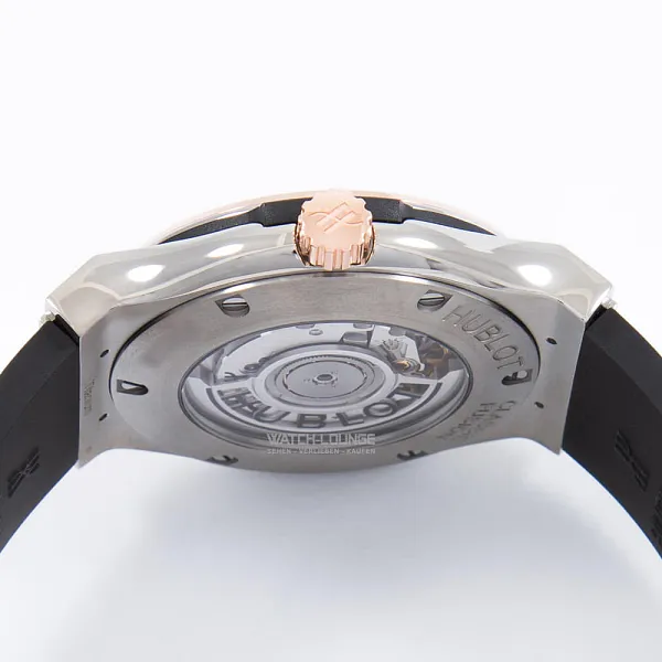 14414_watchlounge_lo.jpg