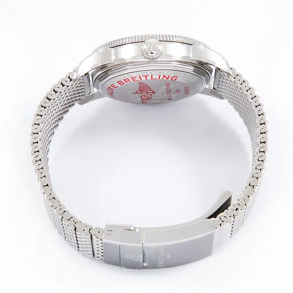 14521_watchlounge_lo.jpg
