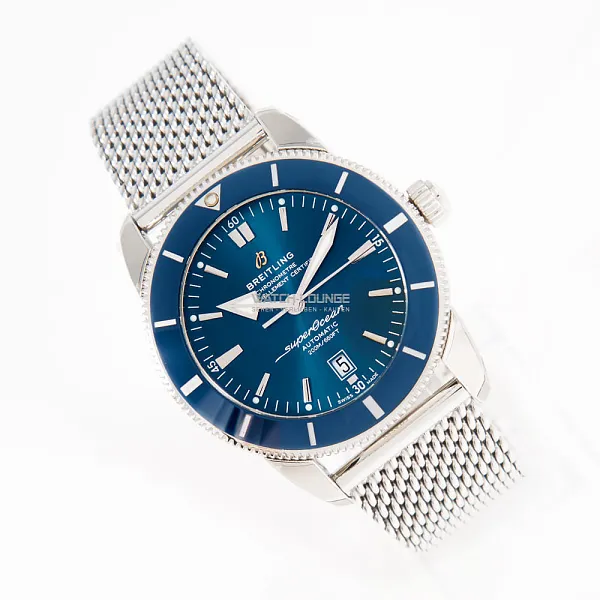 14550_watchlounge_lo.jpg