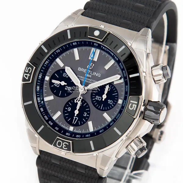14561_watchlounge_lo_1.jpg