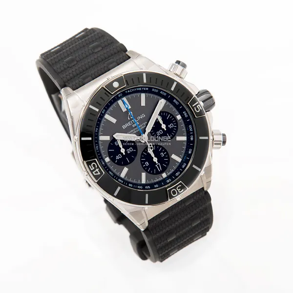 14564_watchlounge_lo.jpg