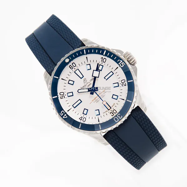 14586_watchlounge_lo.jpg