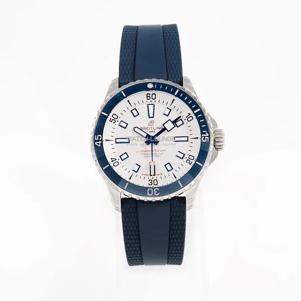 14587_watchlounge_lo.jpg