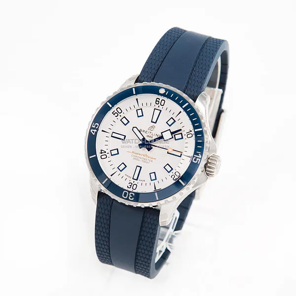 14589_watchlounge_lo.jpg