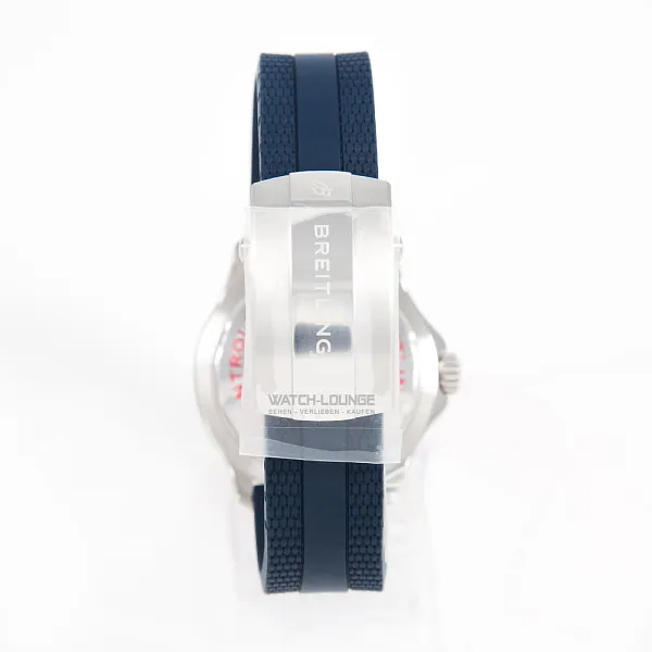 14594_watchlounge_lo.jpg